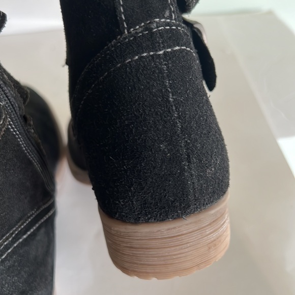 Roan 7.5 Black Suede Distressed Zipper Boots Strappy Design - Picture 7 of 11